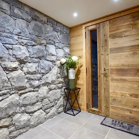 בית נופש Gouter- Great Location With Jacuzzi מורזין